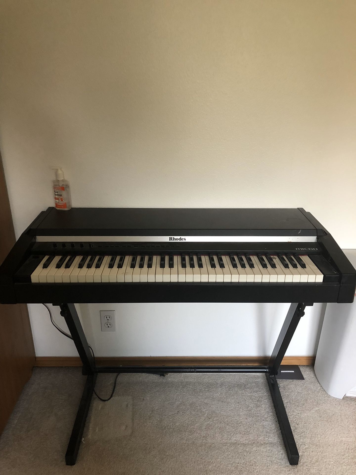 Rhodes Electric Keyboard