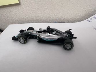 2016 #44 Lewis Hamilton Mercedes AMG W07 Hybrid 1/43 Bburago Formula 1 Diecast