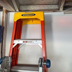 10 Foot Tall, Fiberglass Werner  Ladder