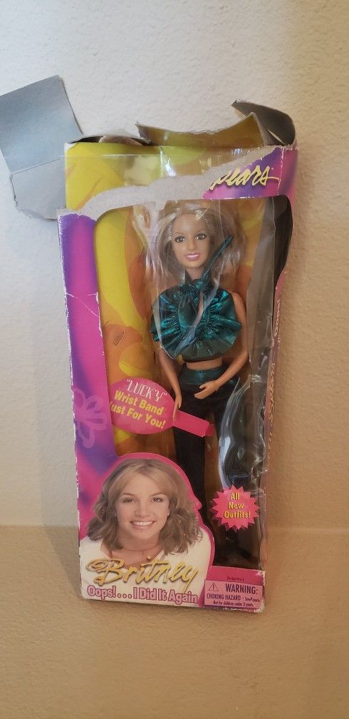 VTG 2001 Play Along Britney Spears Lucky Green Top Black Pants