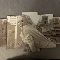 Black &White Monroe Stacked Pictures 