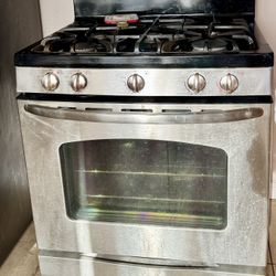 GE 30" Free-Standing Gas Range