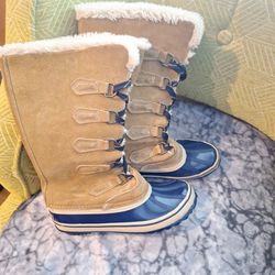 New Sorel Ski Boots Size 8 