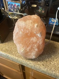 Crystal rock lamp works