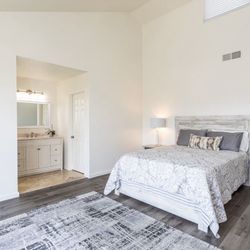 Queen Bed Set