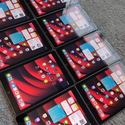 Apple IPad 5th Generation : Unlocked 