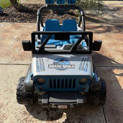 Power Wheel Jeep 12 V - Jurassic World