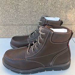 New In box . Levis Dean Boot Men Brown Casual Shoes - US 10