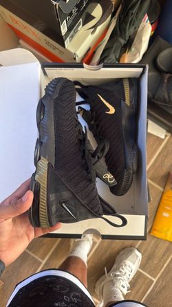 Nike LeBron 16 Black Gold Sneakers