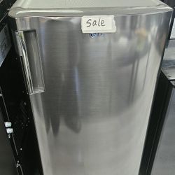 LG Freezer L21X W20.5 X H44 Inch