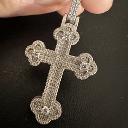 1.8ct genuine Moissanite Set In SS Cross 1.25in X 1/2in