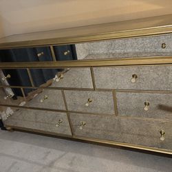 Bedroom Dresser 