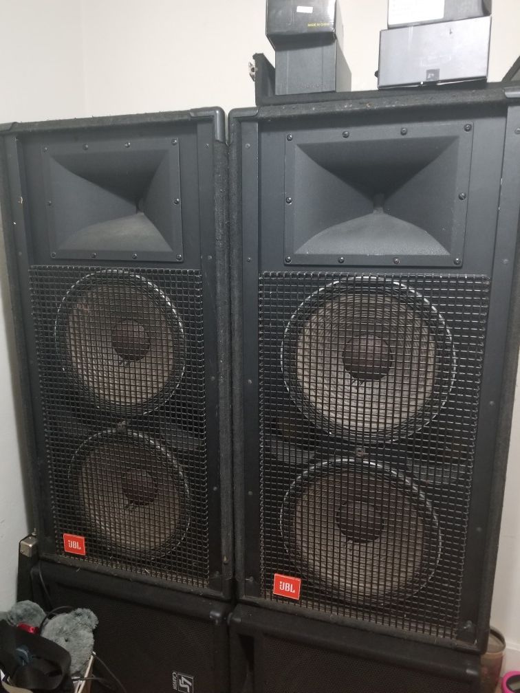 JBL sr4733A professional series