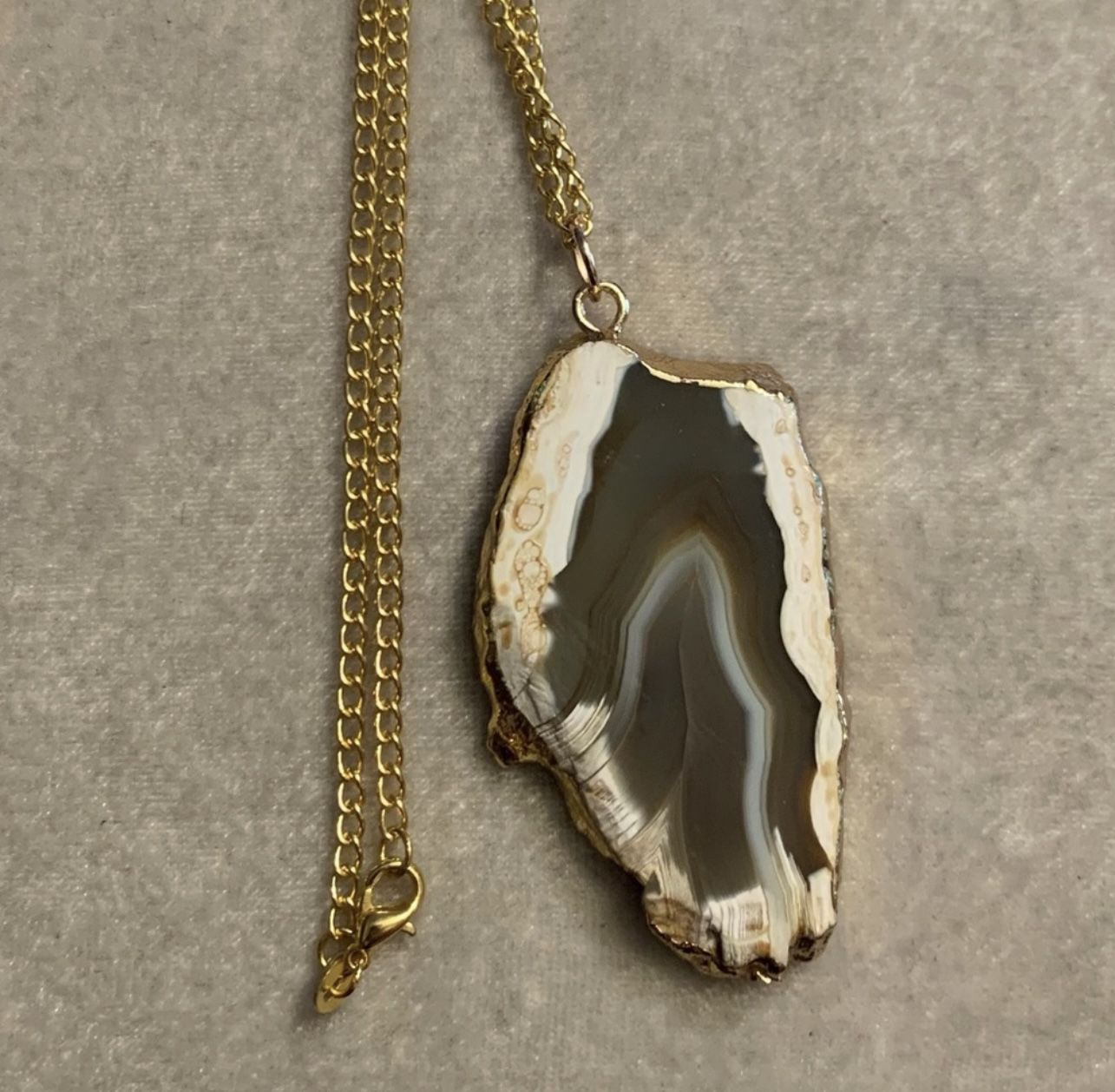 Gorgeous, Sliced, Gray And Off-White I Get Pendant With Matching Gold Plated Chain Necklace
