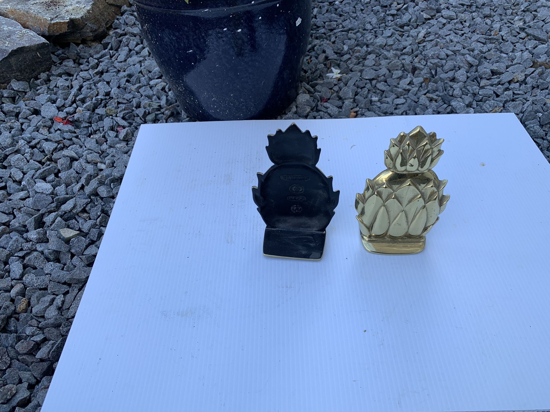 Newport pineapple bookends