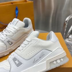 Brand New Unworn LV Shoes Same Style For Men And Women White Size 9OG With Box