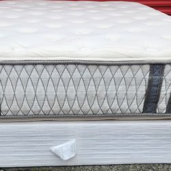 Queen Size Revirsable Organic Cotton Mattress/Box Spring And Bed Frame Optional 