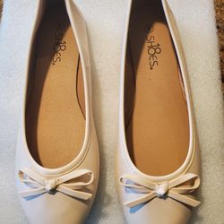 Light Beige Sz 8 Flats