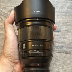 Viltrox 75mm F1.2