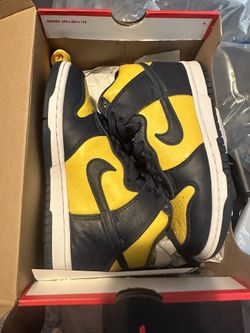 Nike Dunk Size 5y