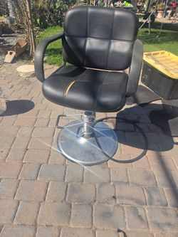 Black Hydraulic Salon Barber Chair