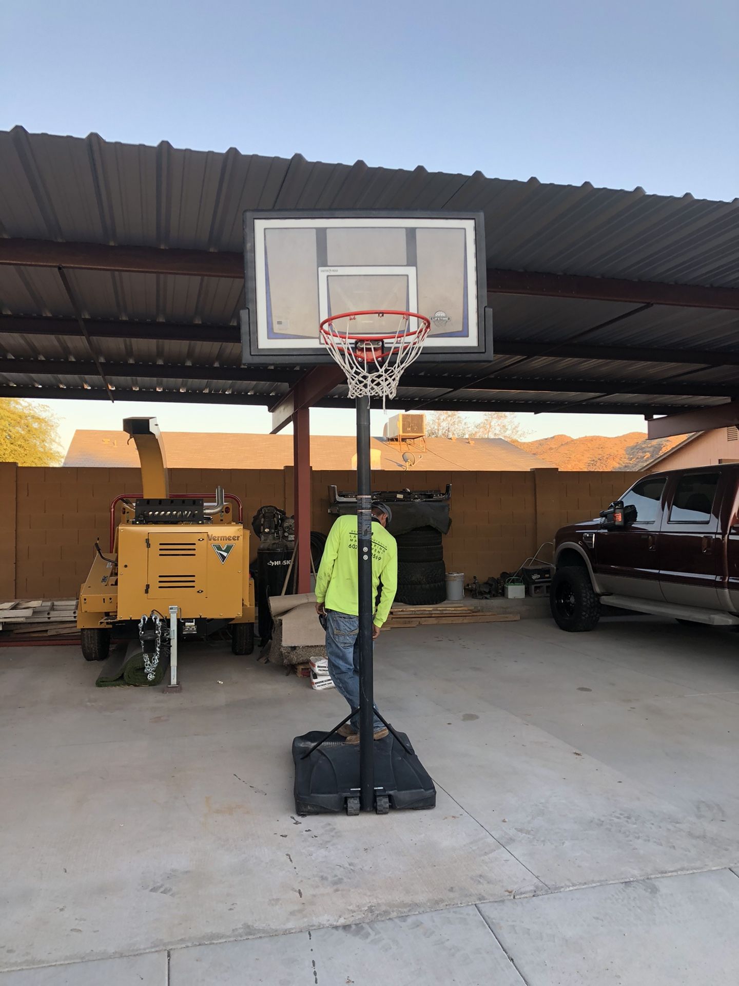 Basketball hoop