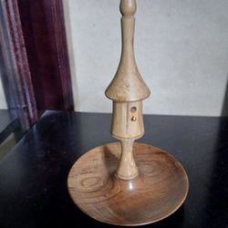 It A Beautiful Japan Style Of A Ring Holder 