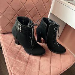 Women’s Black Boots Size 8 1/2
