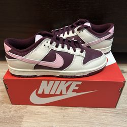 Nike DUNK LOW RETRO PRM VALENTINE'S DAY (2023) Mens size 8.5 Brand New