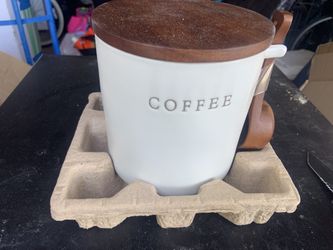 Small Coffee Container With Measuring Spoon 