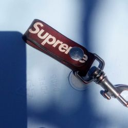 SUPREME MADE IN ITALY LEATHER KEYCHAIN 