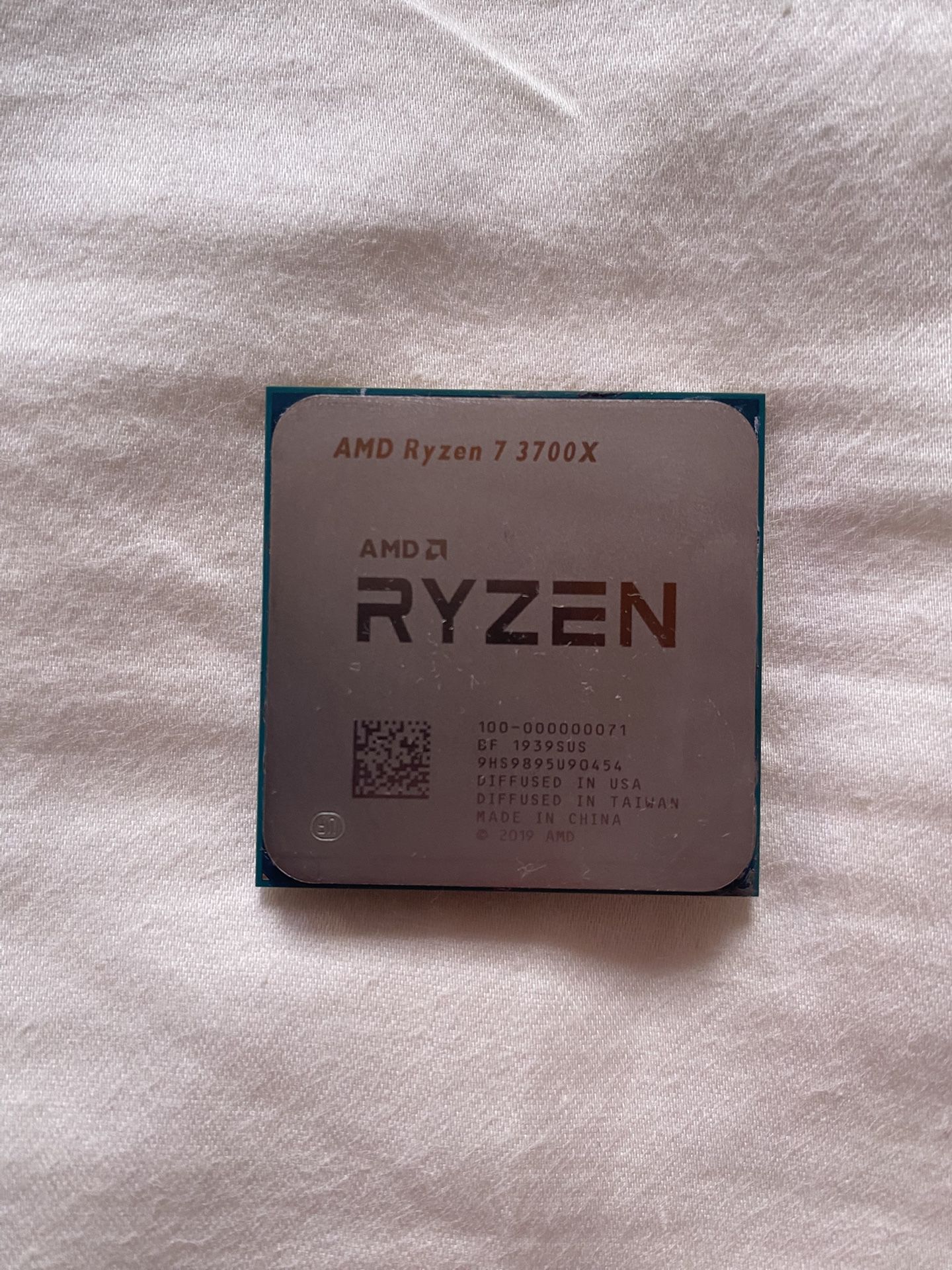 AMD Ryzen 7 3700x