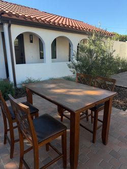 Dining table set