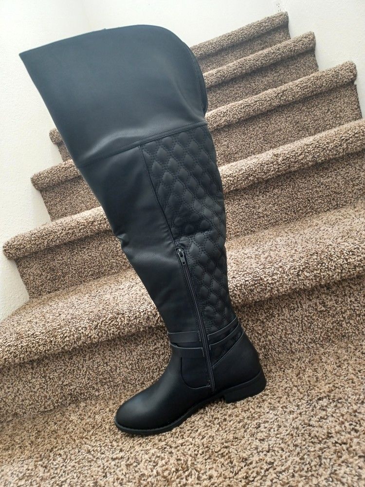 Flat Boots Color Black Size 7.5