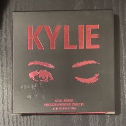 Kylie Cosmetics Eyeshadow Palette. The Burgundy Palette. 
