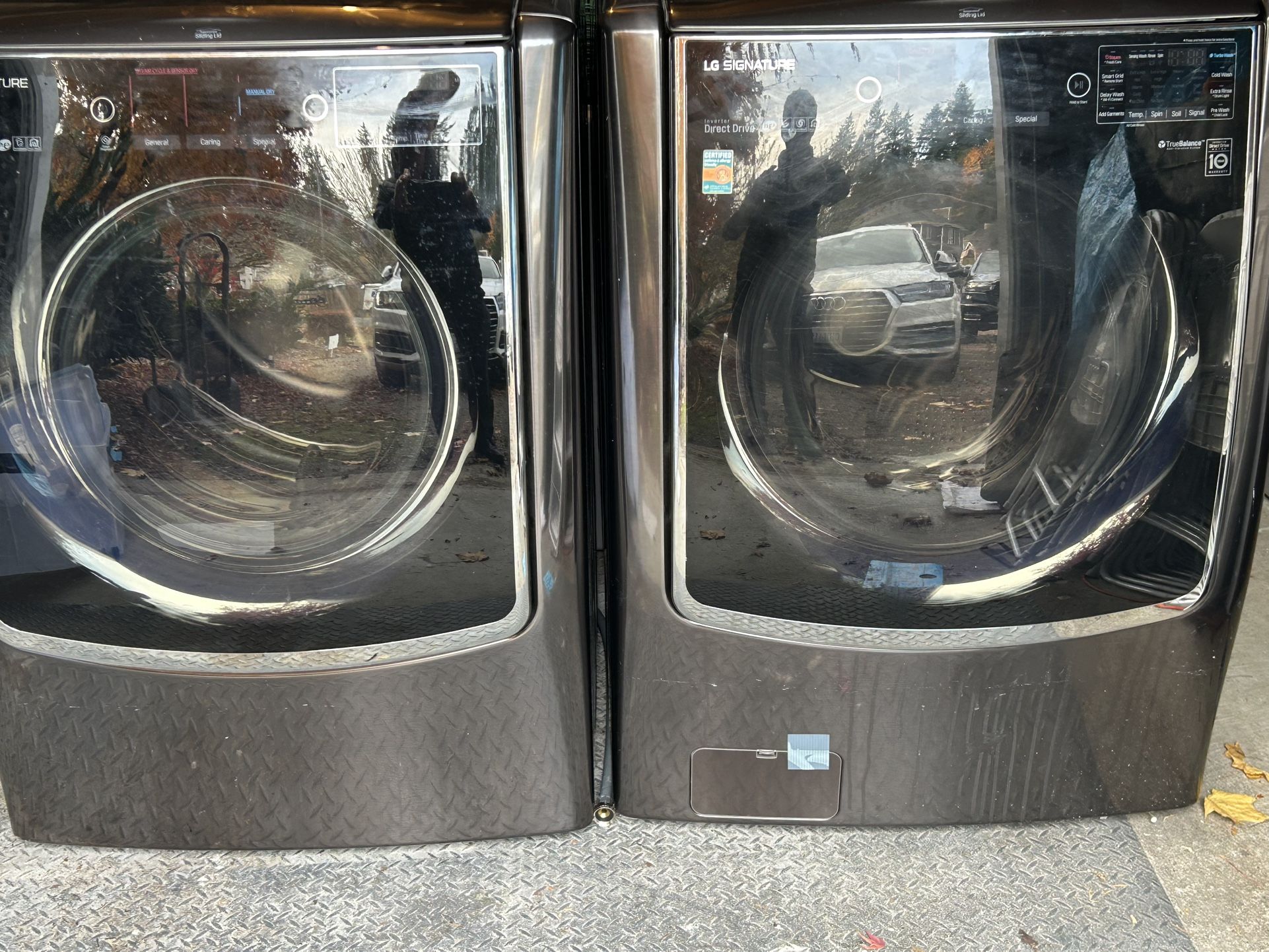 HUGE LG Washer/(electric)Dryer $4300 Retail - perfect for large families!