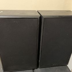 Cambridge Soundworks By Henry Kloss