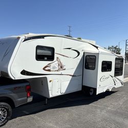 2011 keystone cougar 28Ft W/Slide 