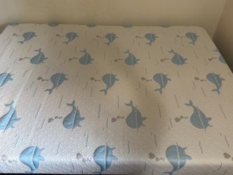 Memory foam queen mattress