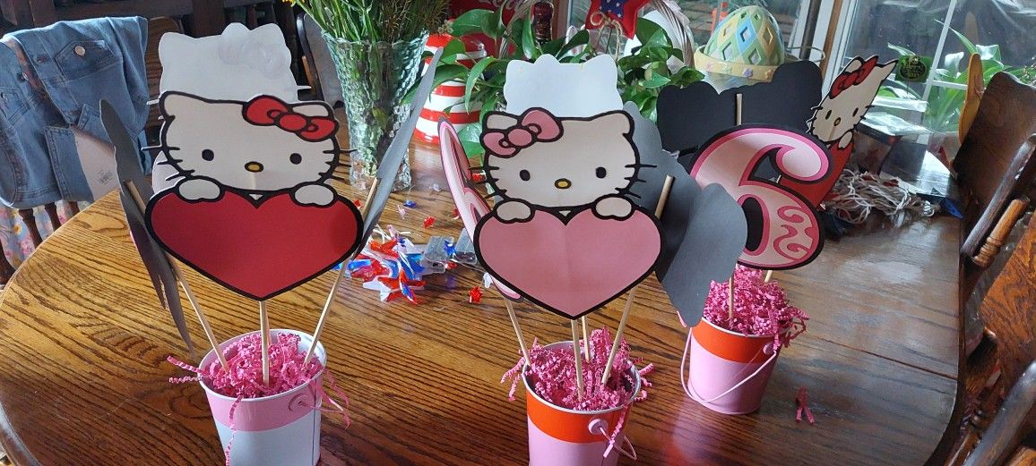 Hello Kitty Centerpieces