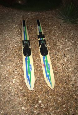 O’Brien combos water skis