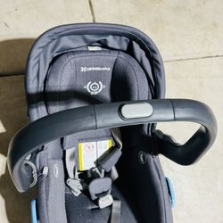 Uppa Baby Car Seat And Bases