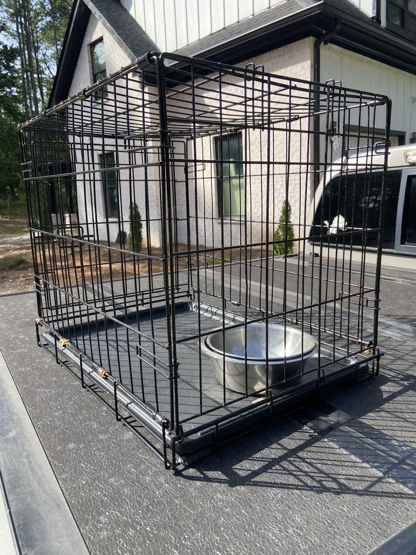 Dog Crate 19”H 17”W 24”L