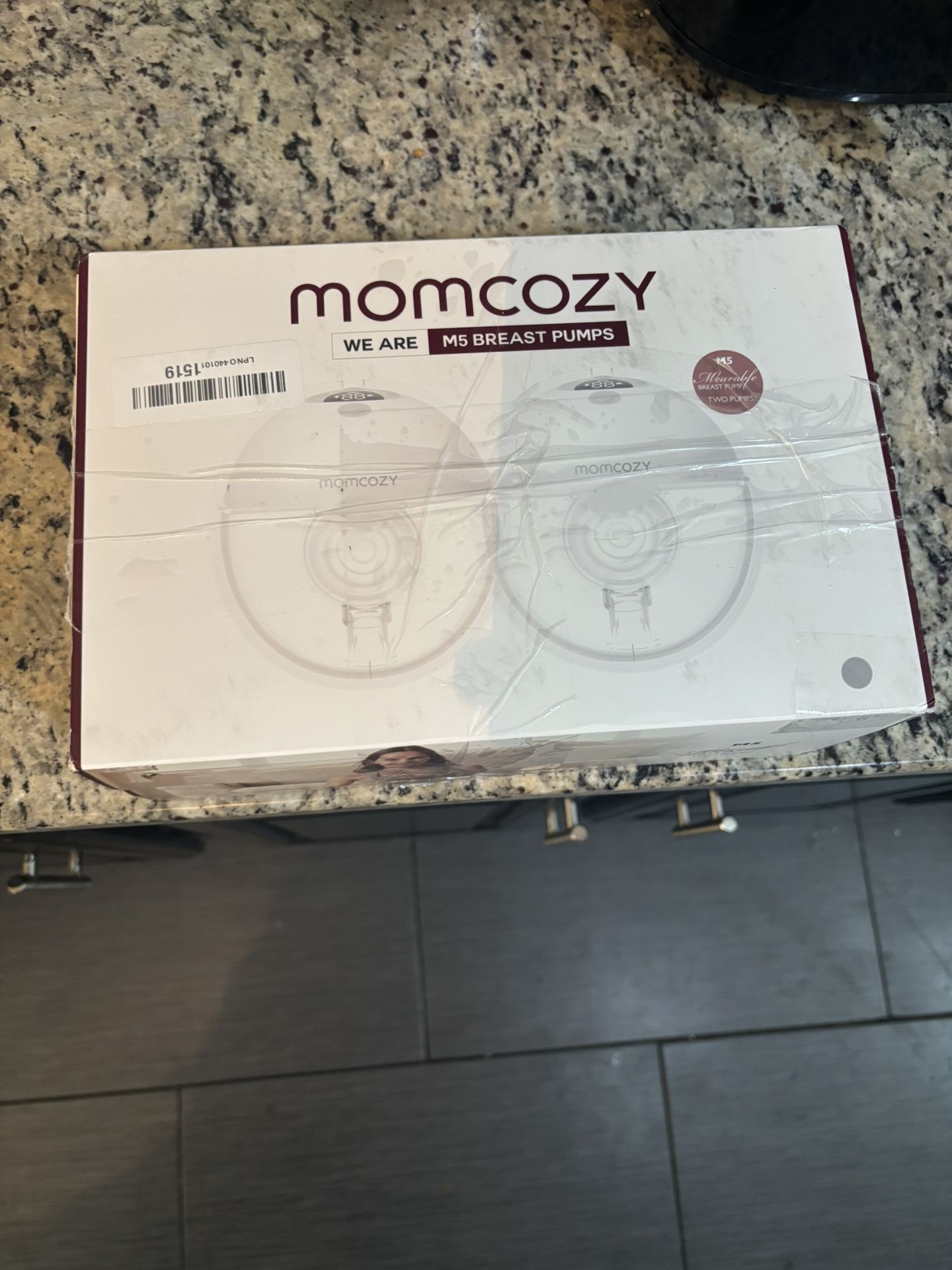 NEW Momcozy M5 Double Breast Pump Hands Free Wearable Breast Pump-Open Box