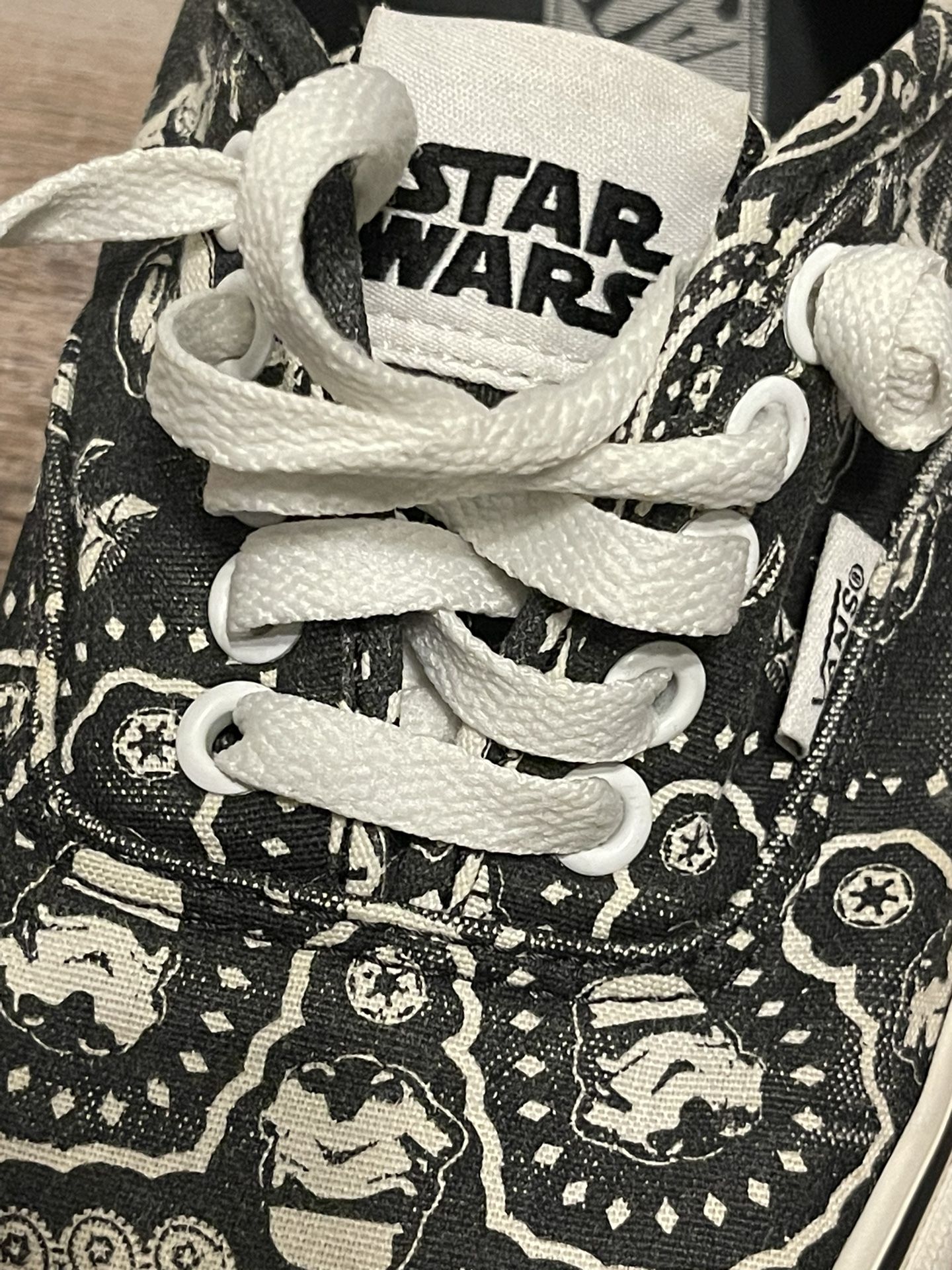 Vans x Star Wars 2014 Authentic Stormtrooper Paisley Bandana Men Sz 12 May 4th RARE VANS x Star Wars Stormtrooper Bandana | Mercari main image 2
