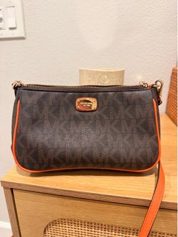 Michael Kors Wristlet Purse – Brown Monogram – Excellent Condition
