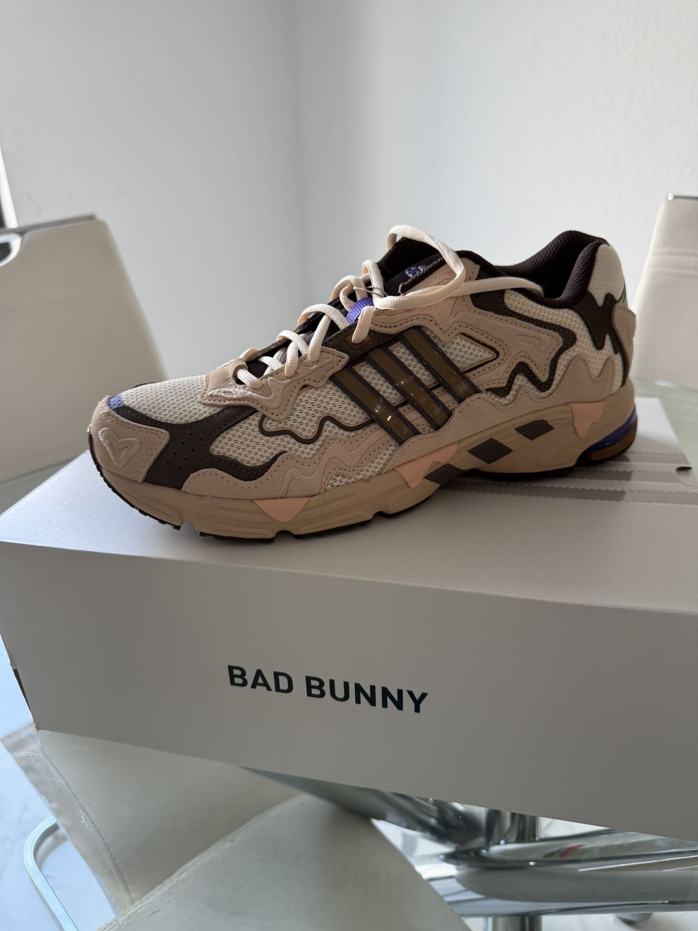 Adidas Bas Bunny Response
