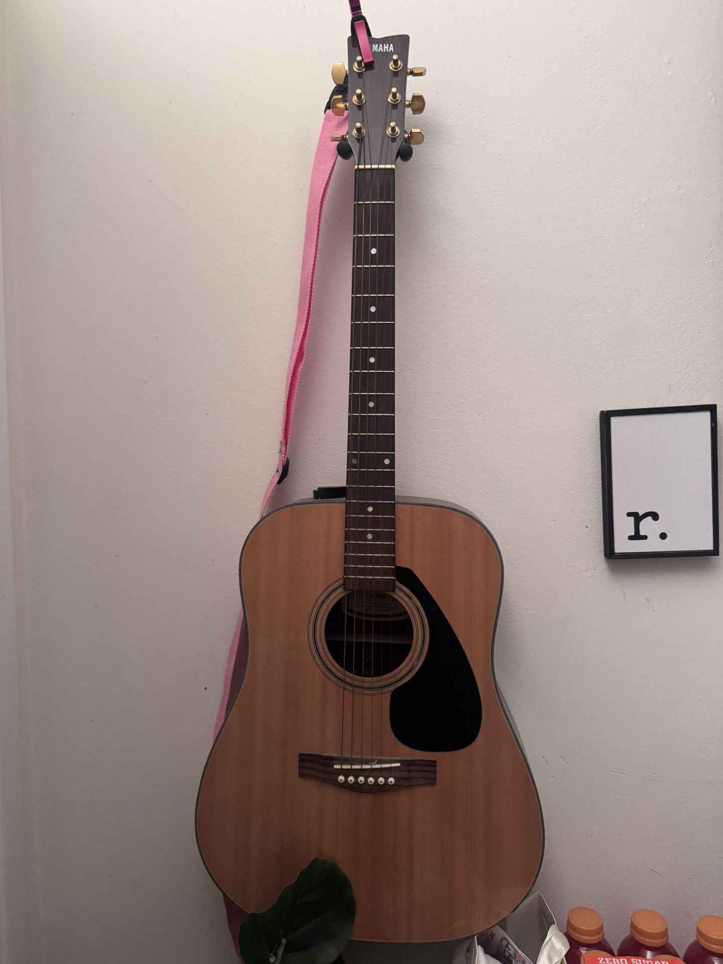 Yamaha Acoustic Guitar