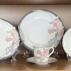 Noritake China New Decade Cafe du Soir 77 pcs