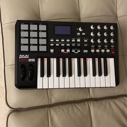 Akai MPK 25 MIDI Controller
